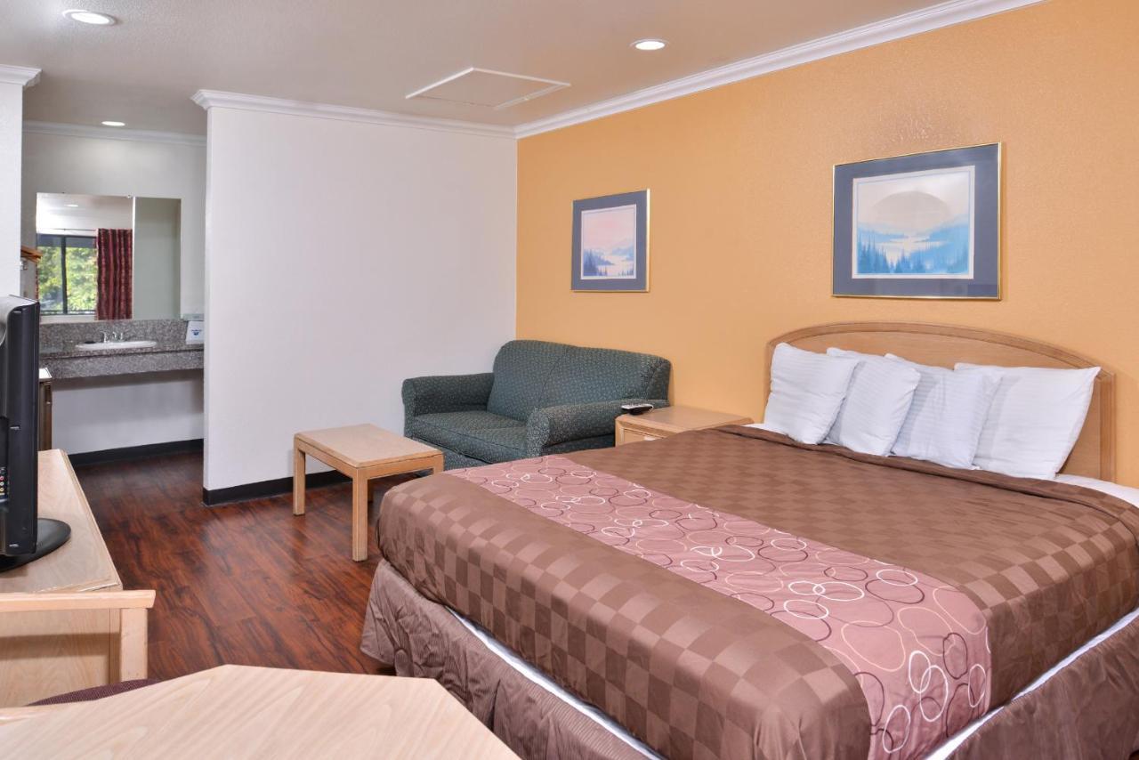 Americas Best Value Inn And Suites Clearlake Exterior foto